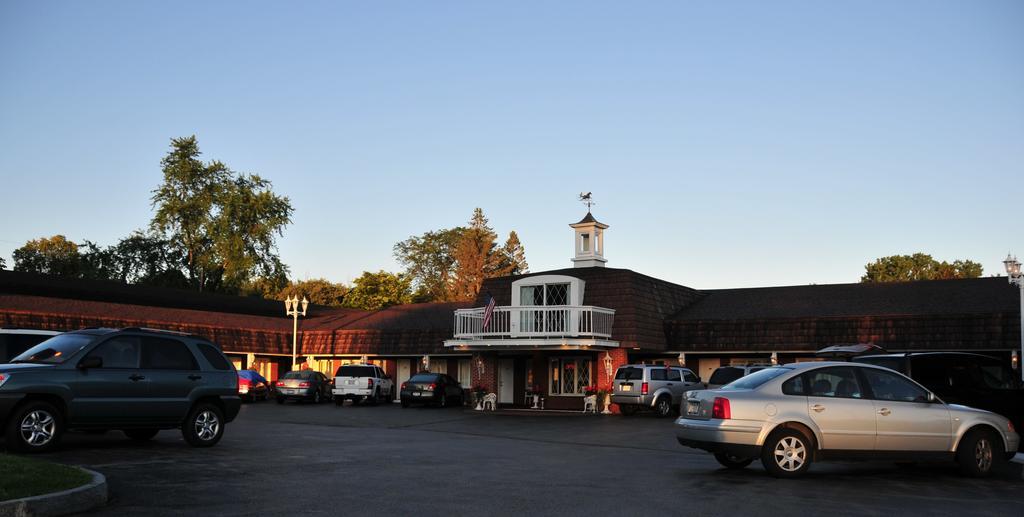 Lockport Inn And Suites Exterior foto